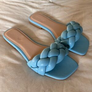Soda Women's Light Blue Braided Sandals never worn 7.5